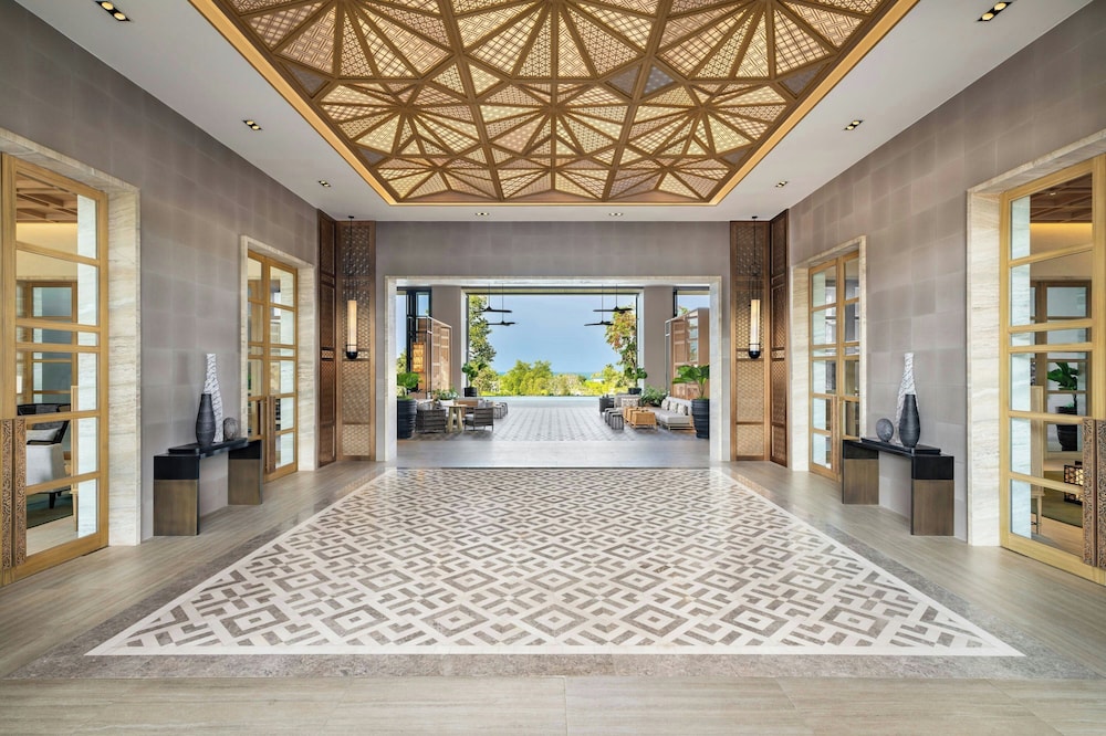 Khao Lak Marriott Beach Resort & Spa — Hotel building in Khao Lak, Phang Nga