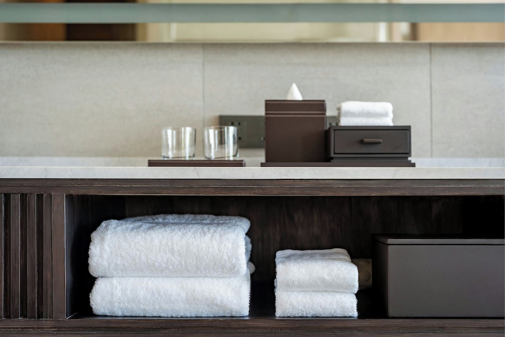 Khao Lak Marriott Beach Resort & Spa — Hotel rooms in Khao Lak, Phang Nga