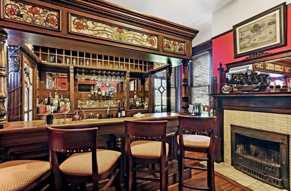 Hoyt House Amelia Island — Restaurant & bars in Amelia Island, Florida