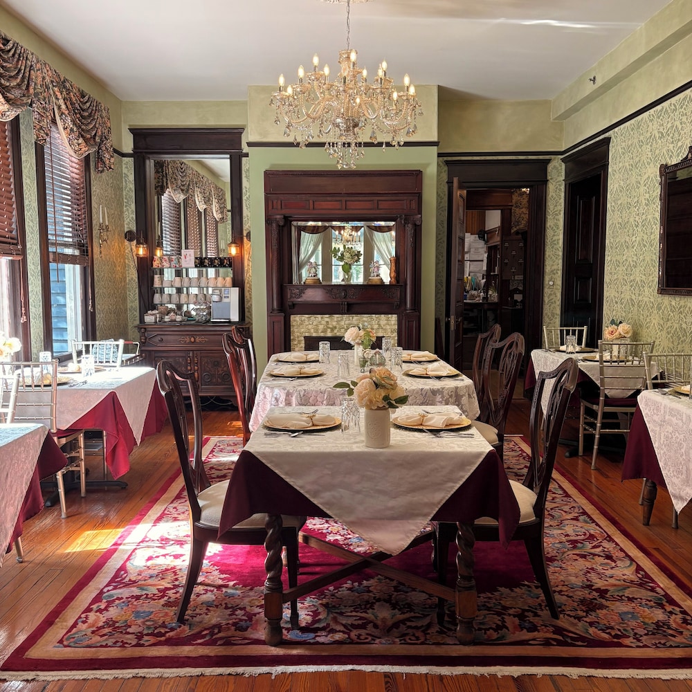Hoyt House Amelia Island — Restaurant & bars in Amelia Island, Florida