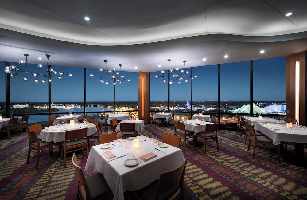 Disney's Contemporary Resort — Restaurant & bars in Walt Disney World Resort