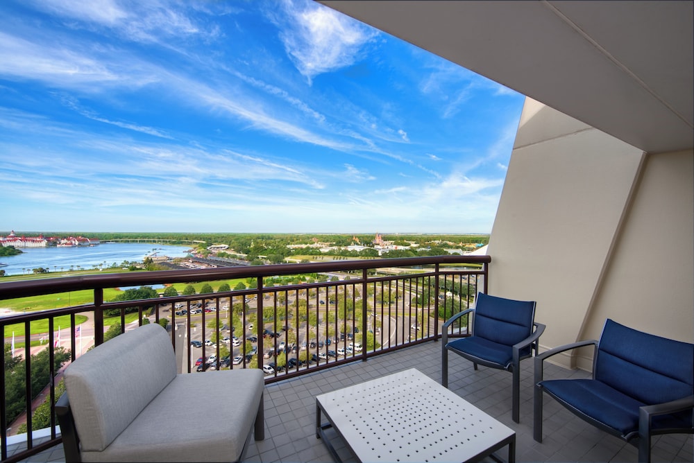 Disney's Contemporary Resort — Hotel rooms in Walt Disney World Resort