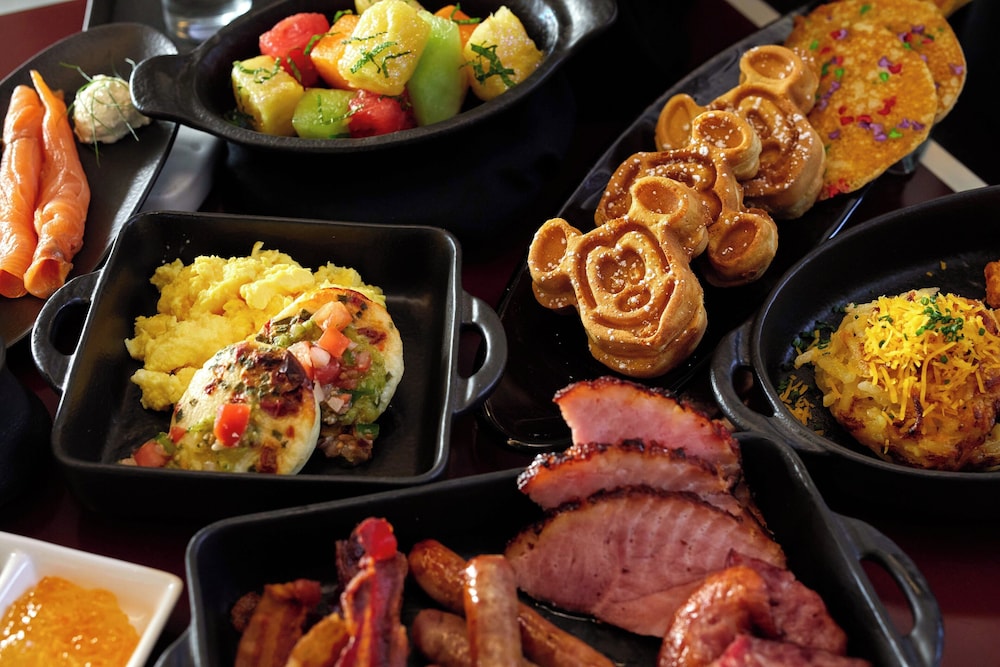 Disney's Contemporary Resort — Restaurant & bars in Walt Disney World Resort