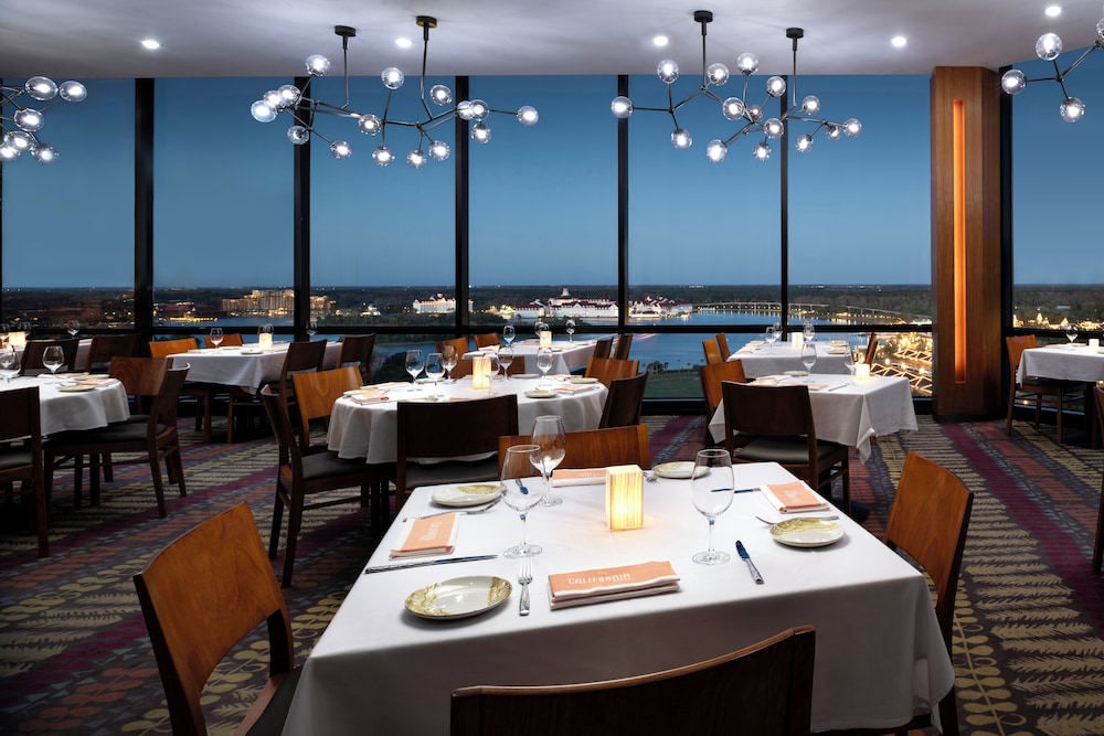 Disney's Contemporary Resort — Restaurant & bars in Walt Disney World Resort