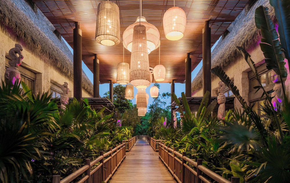 Jungala Hotel at VidantaWorld Riviera Maya — Hotel building in Playa del Carmen, Quintana Roo