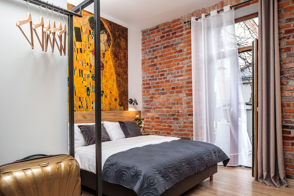 Art & Garden Residence — Hotel rooms in Krakow, Lesser Poland