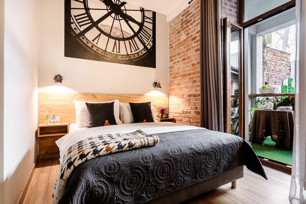 Art & Garden Residence — Hotel rooms in Krakow, Lesser Poland