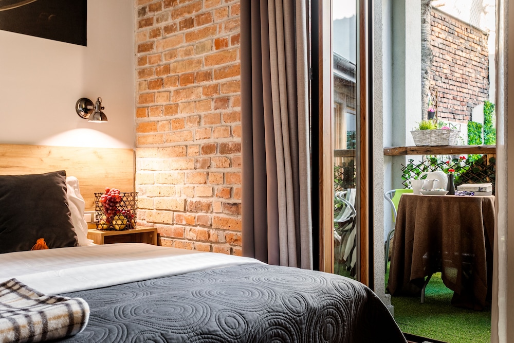 Art & Garden Residence — Hotel rooms in Krakow, Lesser Poland