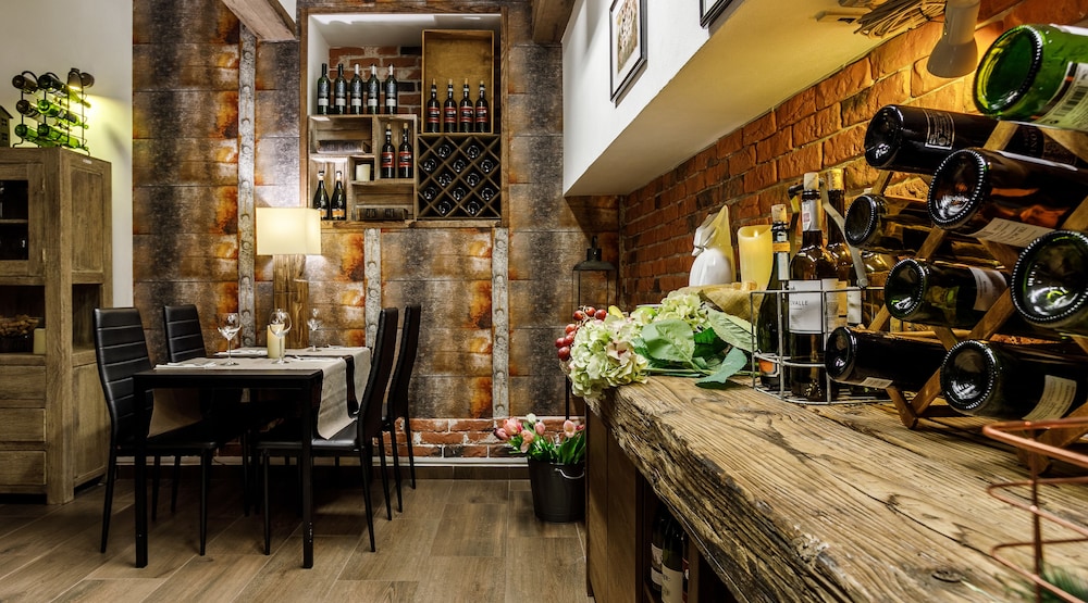Art & Garden Residence — Restaurant & bars in Krakow, Lesser Poland
