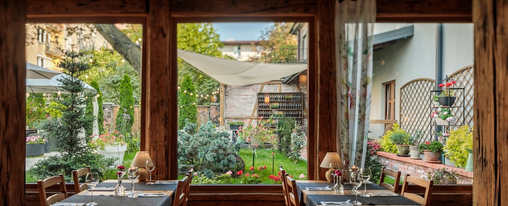 Art & Garden Residence — Restaurant & bars in Krakow, Lesser Poland