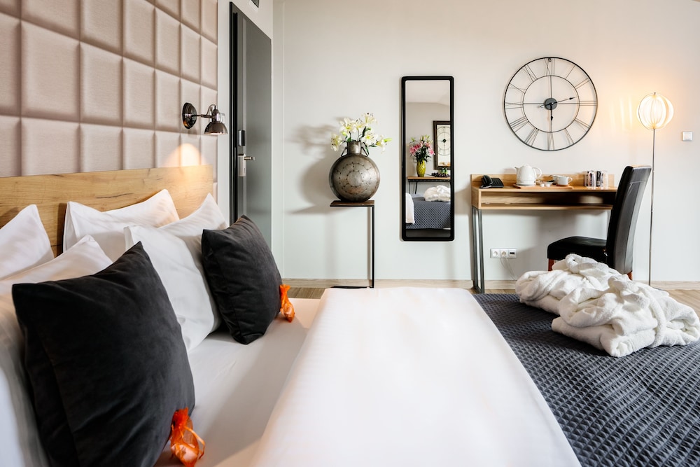 Art & Garden Residence — Hotel rooms in Krakow, Lesser Poland