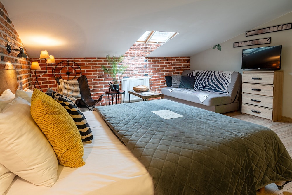 Art & Garden Residence — Hotel rooms in Krakow, Lesser Poland