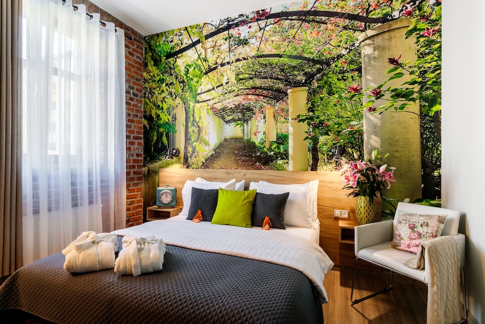 Art & Garden Residence — Hotel rooms in Krakow, Lesser Poland