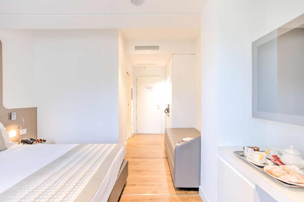 MH Florence Hotel & Spa — Hotel rooms in Florence, Tuscany