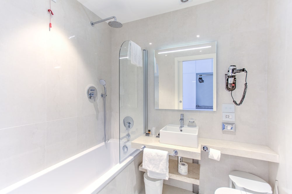 MH Florence Hotel & Spa — Hotel rooms in Florence, Tuscany