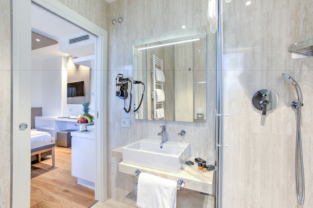 MH Florence Hotel & Spa — Hotel rooms in Florence, Tuscany