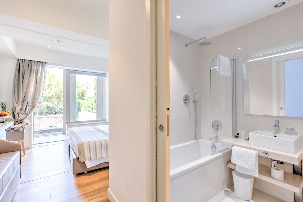 MH Florence Hotel & Spa — Hotel rooms in Florence, Tuscany