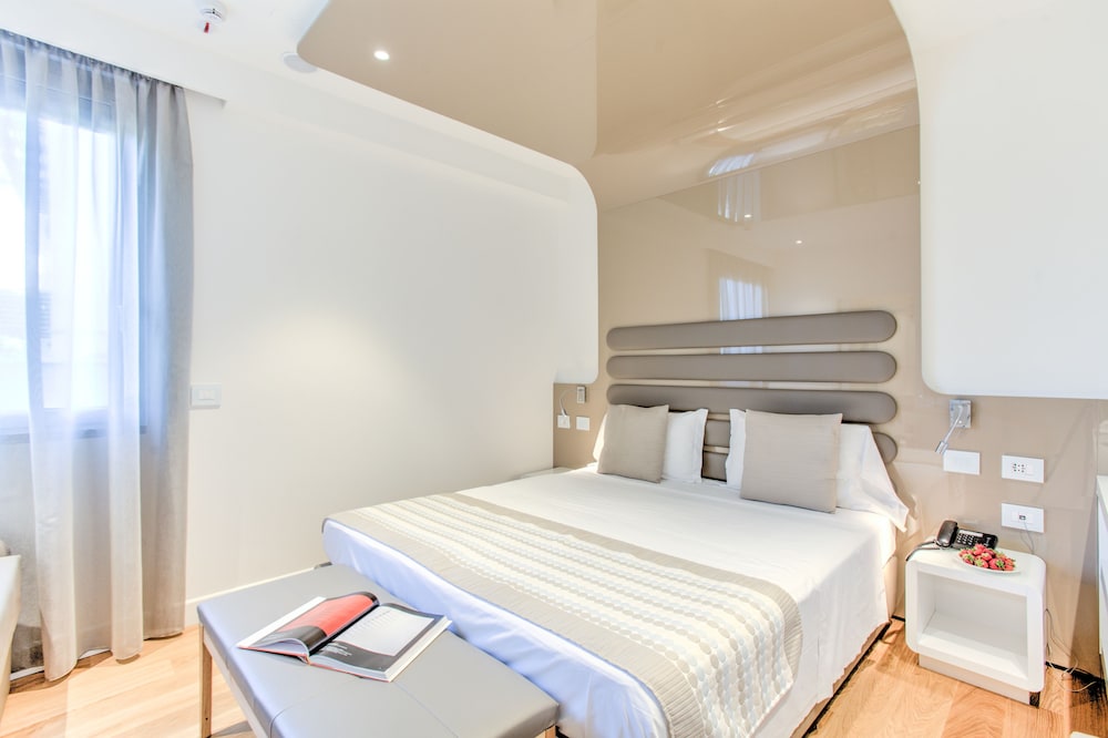 MH Florence Hotel & Spa — Hotel rooms in Florence, Tuscany