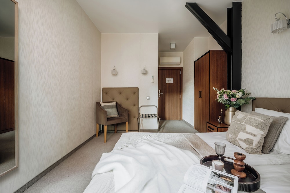 Hotel Grottger Boutique Hotel — Hotel rooms in Krakow, Lesser Poland