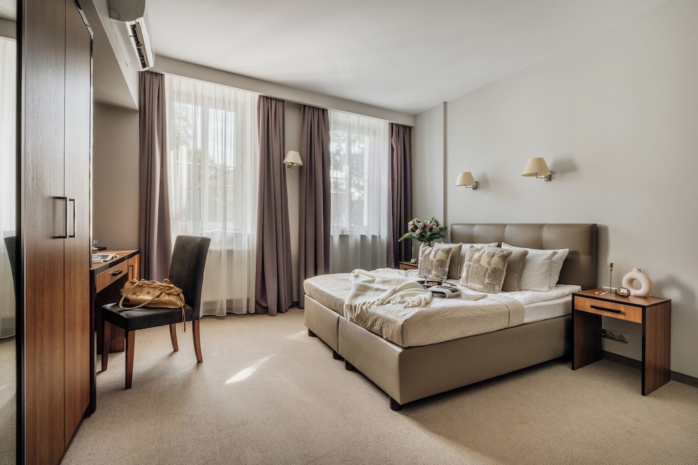 Hotel Grottger Boutique Hotel — Hotel rooms in Krakow, Lesser Poland