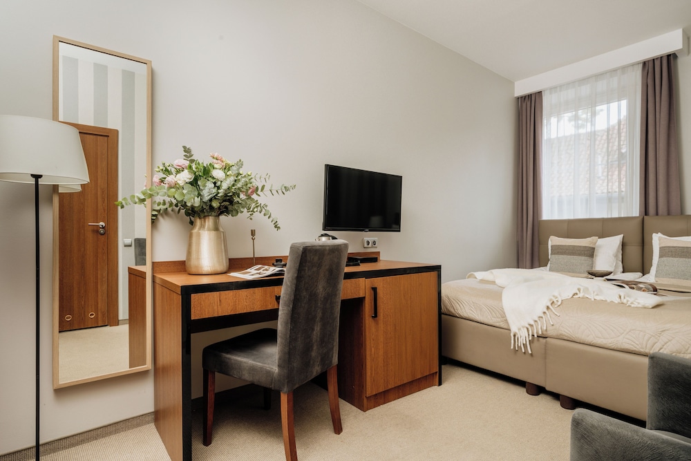 Hotel Grottger Boutique Hotel — Hotel rooms in Krakow, Lesser Poland