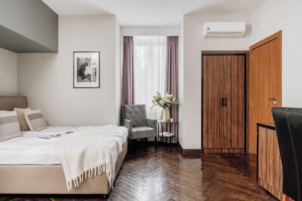 Hotel Grottger Boutique Hotel — Hotel rooms in Krakow, Lesser Poland