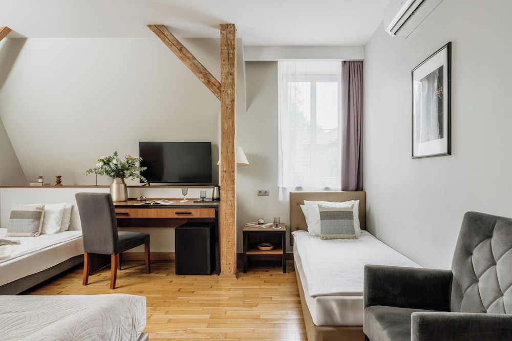 Hotel Grottger Boutique Hotel — Hotel rooms in Krakow, Lesser Poland