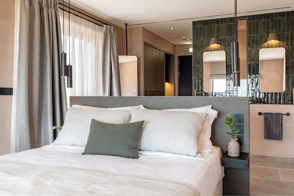Tetra Retreat — Hotel rooms in Svoronata, Ionian Islands