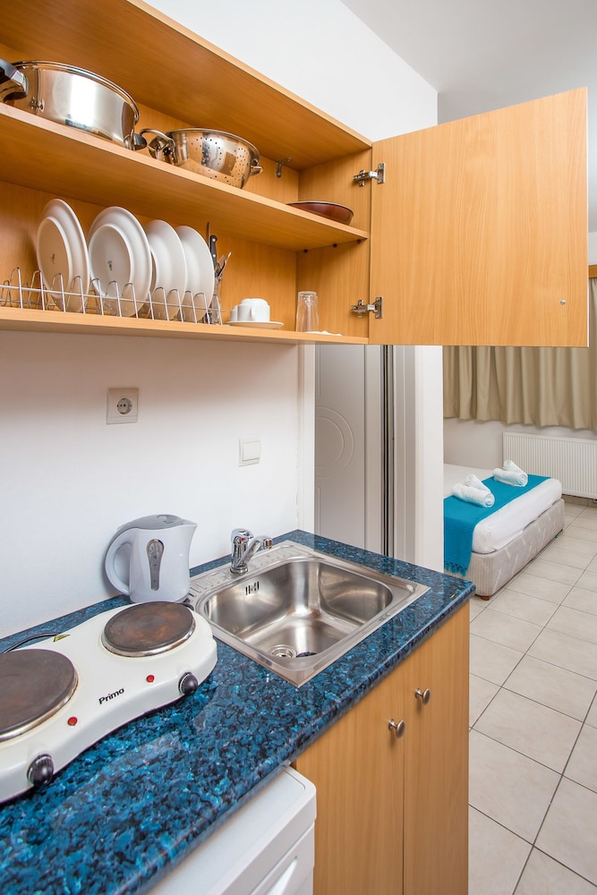 Mon Repos Hotel — Hotel rooms in Faliraki, South Aegean