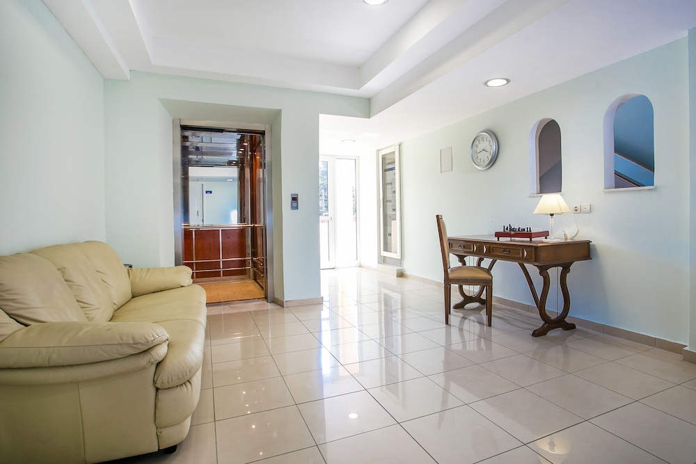 Mon Repos Hotel — Hotel rooms in Faliraki, South Aegean