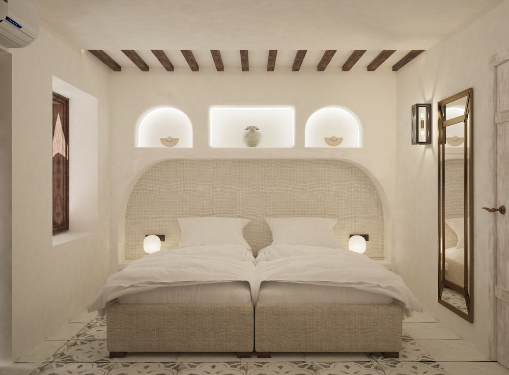 Chez Sophie — Hotel rooms in Kamari, South Aegean
