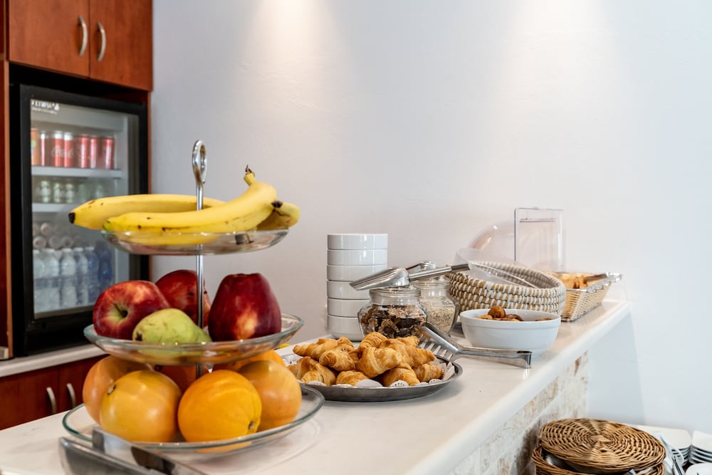 Chez Sophie — Restaurant & bars in Kamari, South Aegean