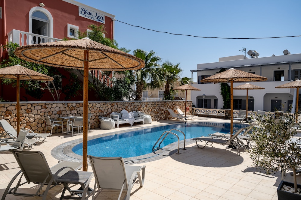 Chez Sophie — Swimming pool in Kamari, South Aegean
