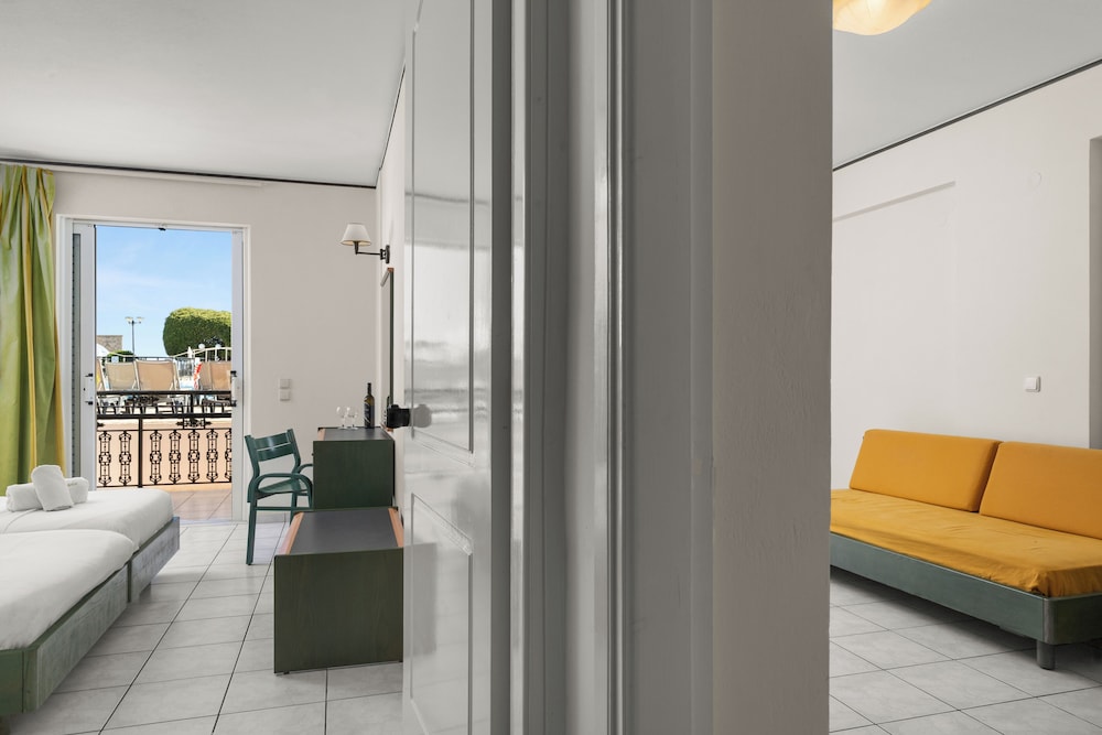 Porto Iliessa by GHH — Hotel rooms in Argassi, Ionian Islands