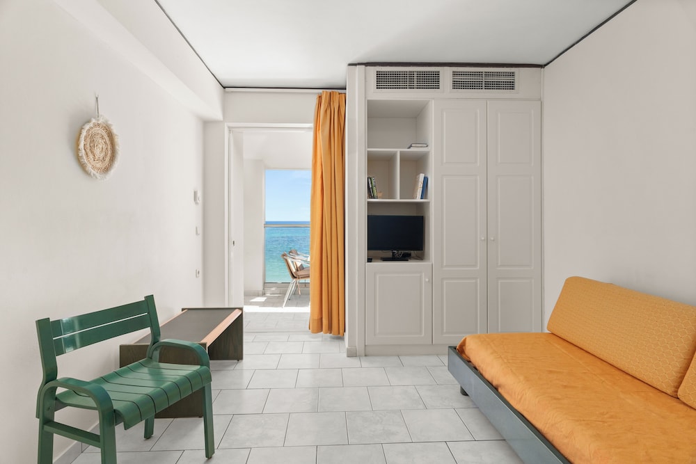 Porto Iliessa by GHH — Hotel rooms in Argassi, Ionian Islands