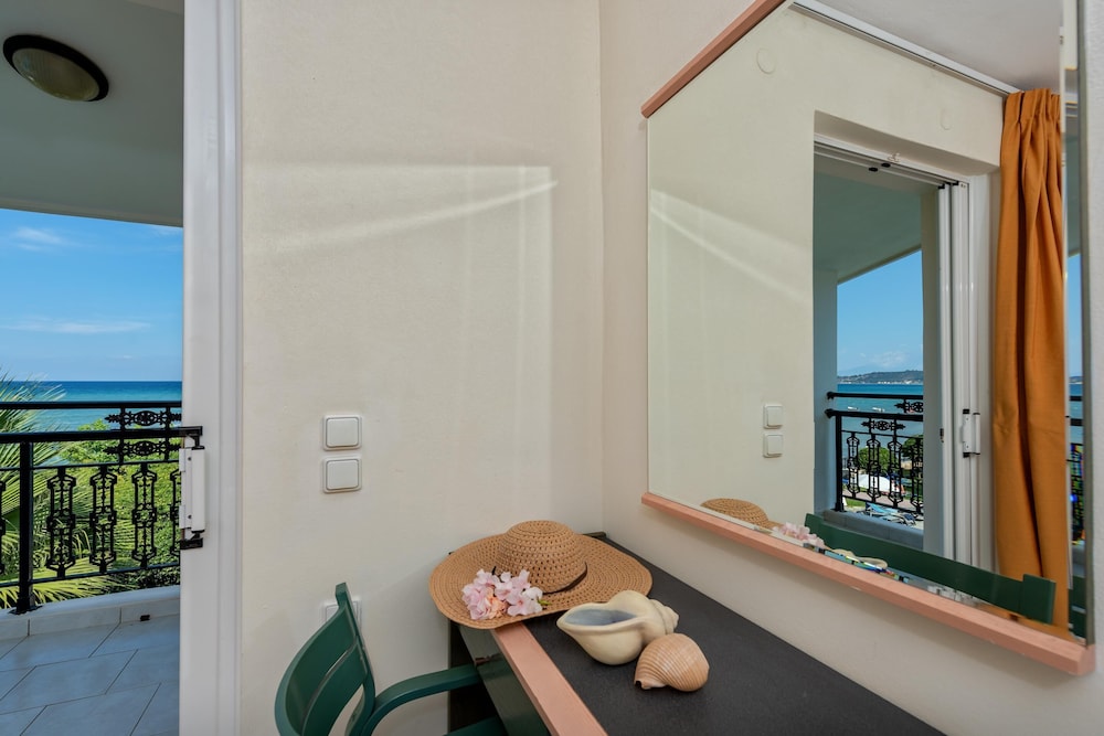 Porto Iliessa by GHH — Hotel rooms in Argassi, Ionian Islands