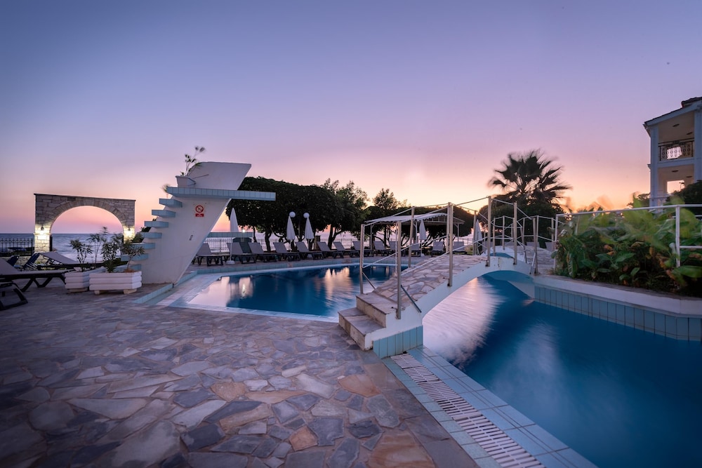 Porto Iliessa by GHH — Swimming pool in Argassi, Ionian Islands
