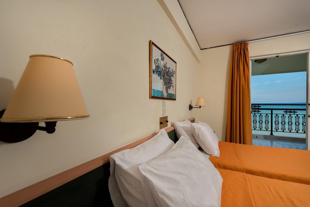 Porto Iliessa by GHH — Hotel rooms in Argassi, Ionian Islands