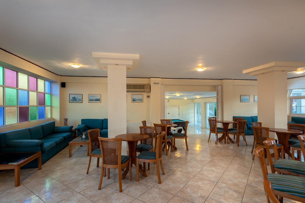 Porto Iliessa by GHH — Restaurant & bars in Argassi, Ionian Islands