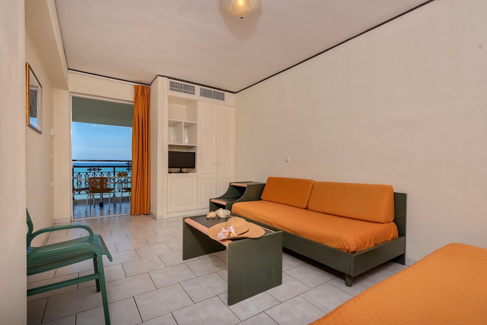 Porto Iliessa by GHH — Hotel rooms in Argassi, Ionian Islands