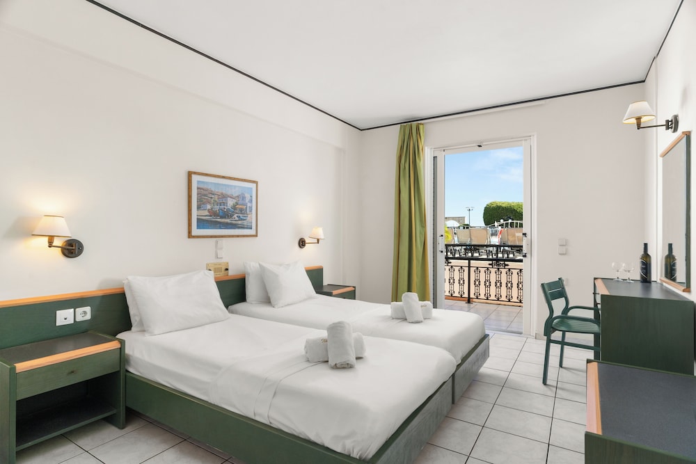 Porto Iliessa by GHH — Hotel rooms in Argassi, Ionian Islands