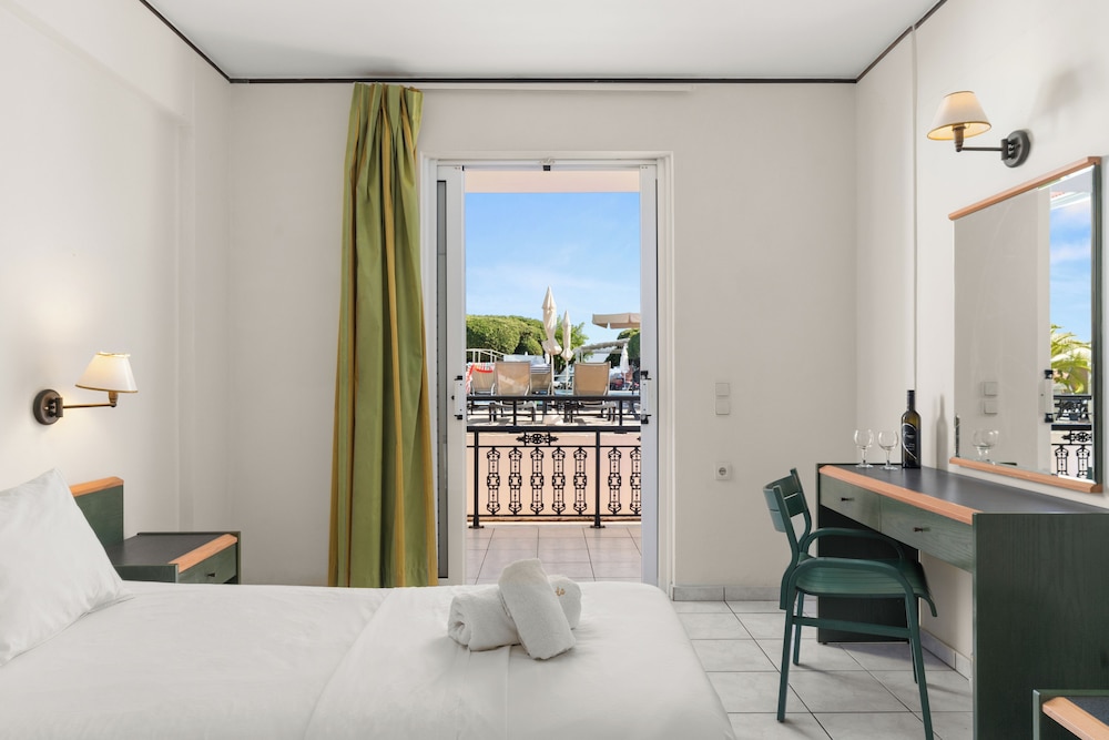 Porto Iliessa by GHH — Hotel rooms in Argassi, Ionian Islands