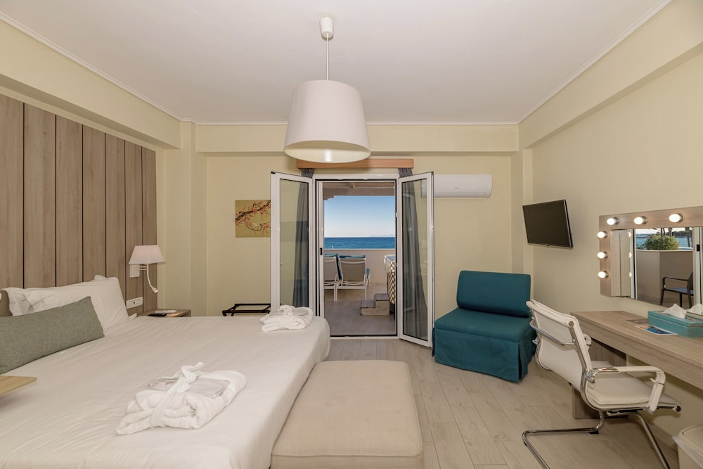 Iakinthos Tsilivi Beach — Hotel rooms in Tsilivi, Ionian Islands