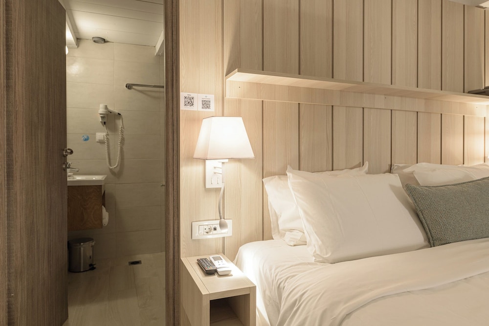 Iakinthos Tsilivi Beach — Hotel rooms in Tsilivi, Ionian Islands