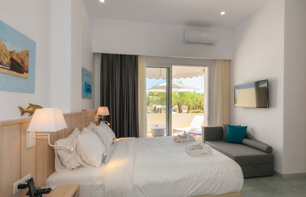 Iakinthos Tsilivi Beach — Hotel rooms in Tsilivi, Ionian Islands