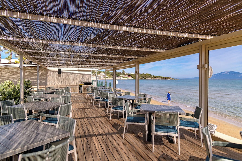 Iakinthos Tsilivi Beach — Restaurant & bars in Tsilivi, Ionian Islands