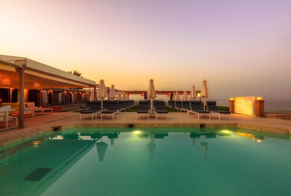 Iakinthos Tsilivi Beach — Swimming pool in Tsilivi, Ionian Islands