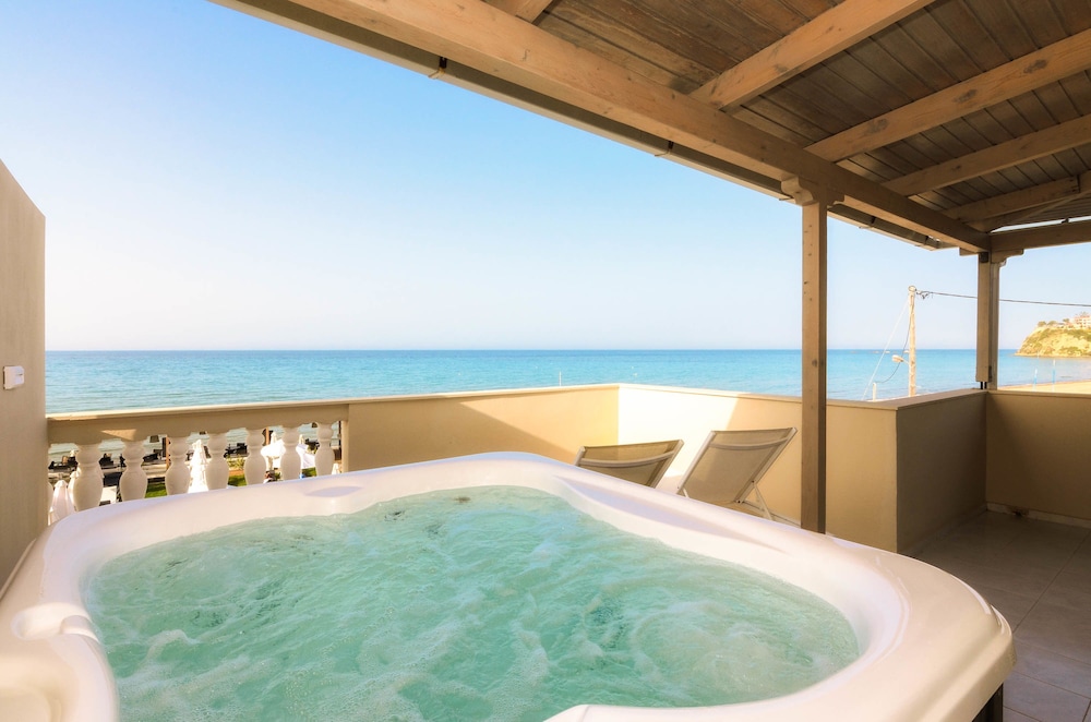 Iakinthos Tsilivi Beach — Spa in Tsilivi, Ionian Islands