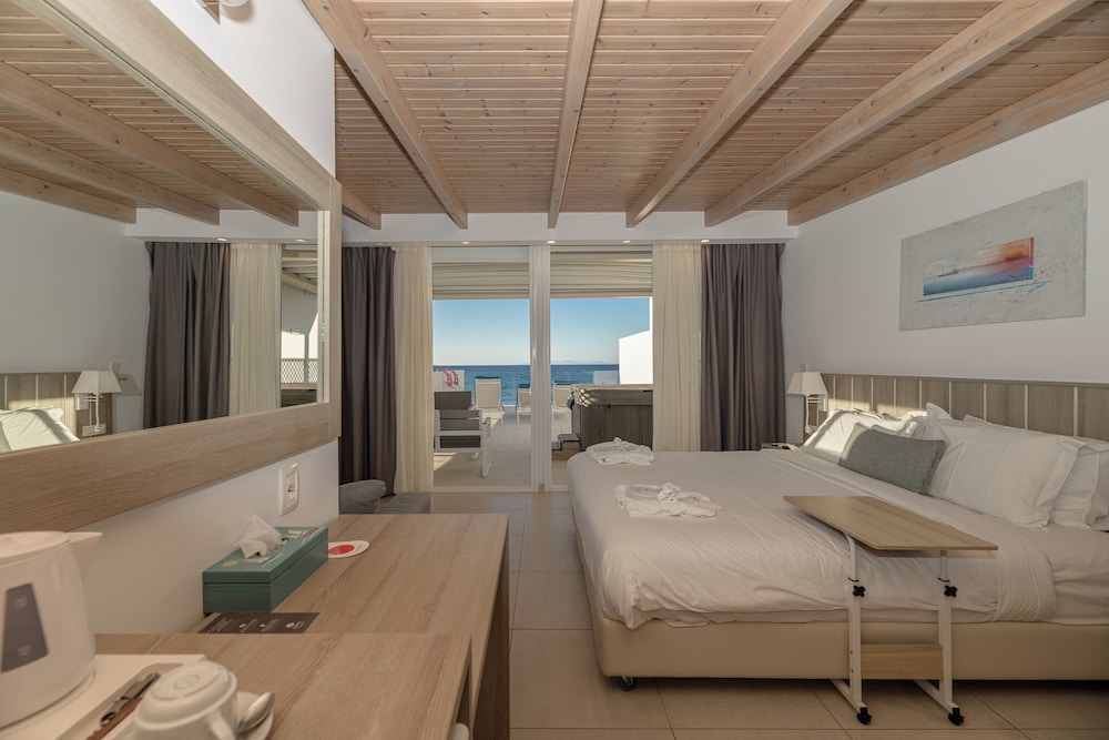 Iakinthos Tsilivi Beach — Hotel rooms in Tsilivi, Ionian Islands