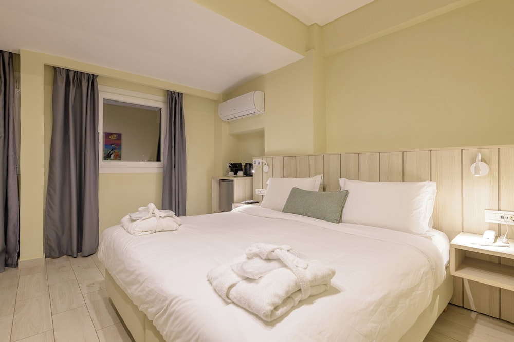 Iakinthos Tsilivi Beach — Hotel rooms in Tsilivi, Ionian Islands